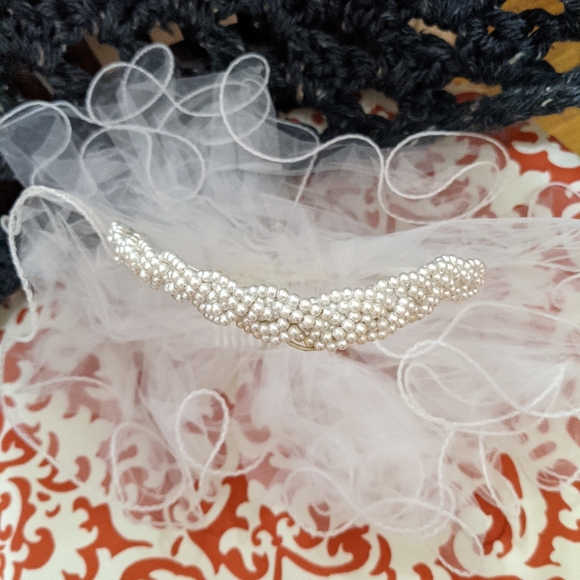 Wedding veil beaded band with comb - Picture 2 of 4